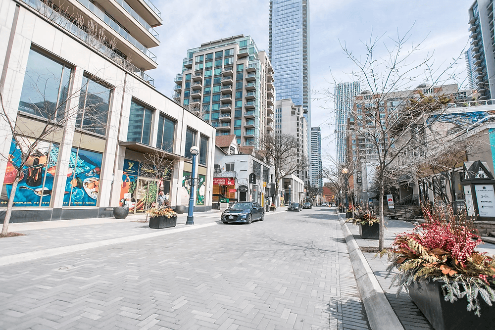 Living in the Luxurious Neighbourhood of Yorkville, Toronto