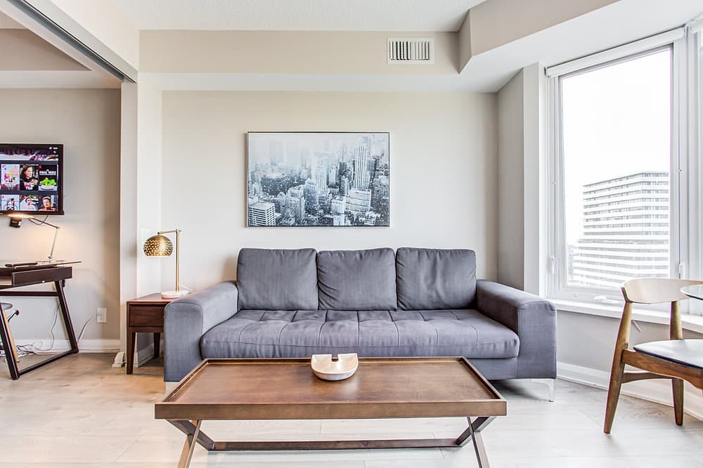 Short Term Rentals vs. Hotels: Which is Better for Employee Relocation?