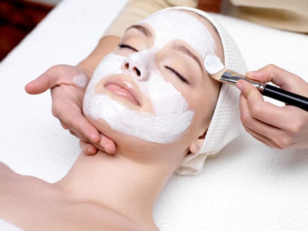 Where to Stay in Toronto Yorkville Near the OxyBeauty Cosmetic Clinic