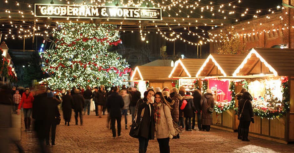 Where to Stay in Toronto Close to the Christmas Market at the Distillery District